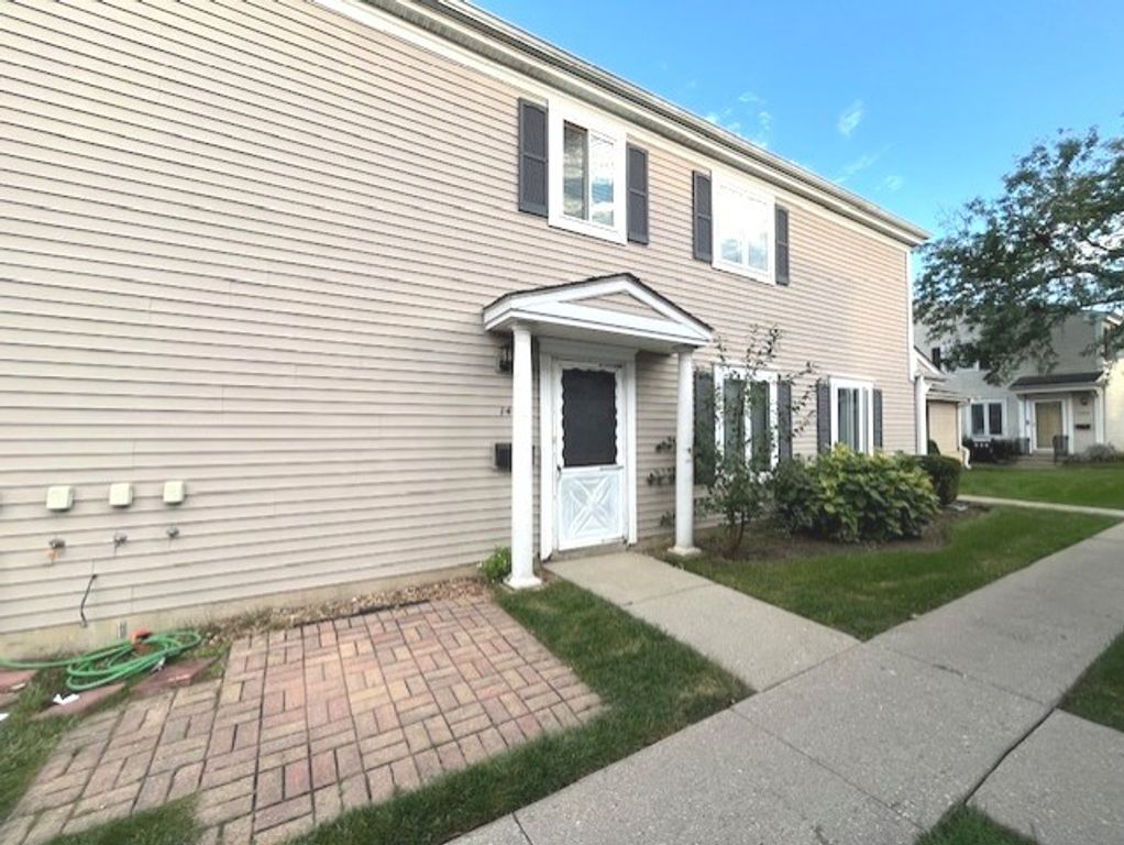 1451 Cove Drive 199D, Prospect Heights, IL 60070