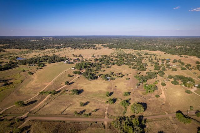 1625 Shaws Bend Road, Columbus, TX 78934