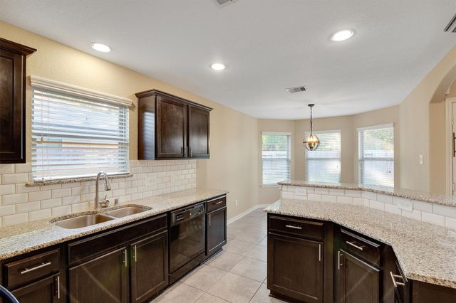 5540 S Buffalo Circle, Willis, TX 77378