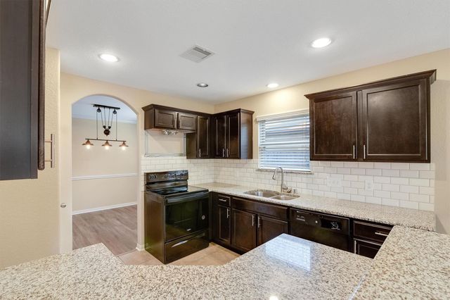 5540 S Buffalo Circle, Willis, TX 77378