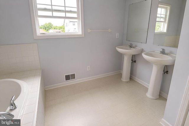 957 KASINOF AVE, Hagerstown, MD 21742
