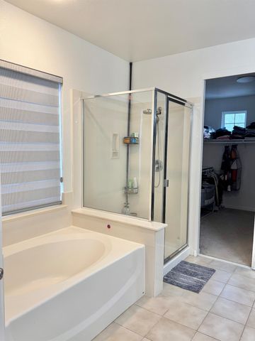 2454 Knollwood Ln, Stockton, CA 95206