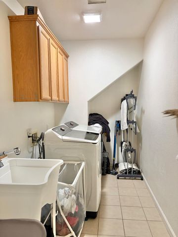 2454 Knollwood Ln, Stockton, CA 95206