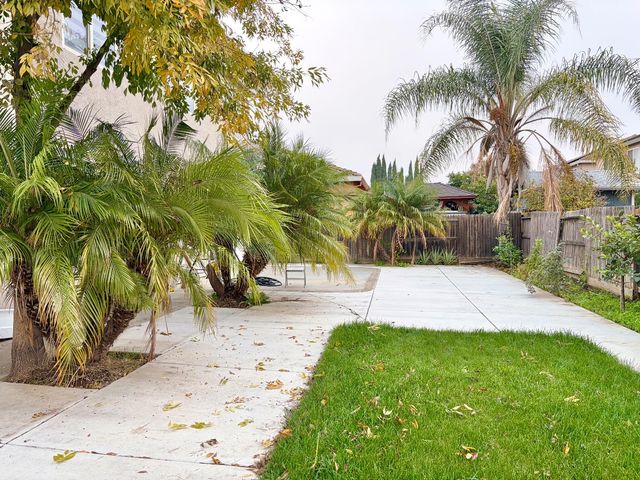 2454 Knollwood Ln, Stockton, CA 95206