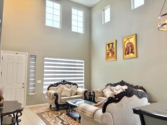 2454 Knollwood Ln, Stockton, CA 95206