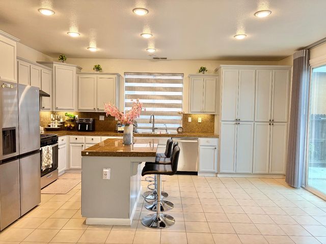 2454 Knollwood Ln, Stockton, CA 95206