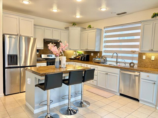 2454 Knollwood Ln, Stockton, CA 95206