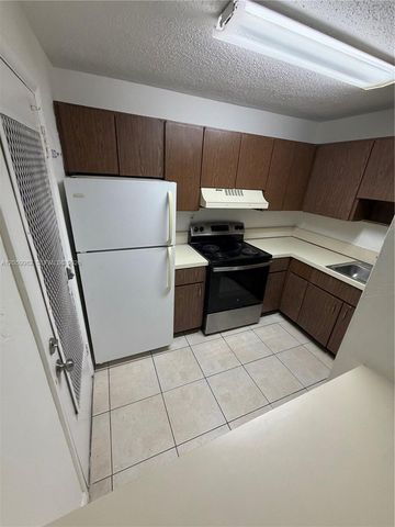 5501 SW 77th Court 204C, Miami, FL 33155