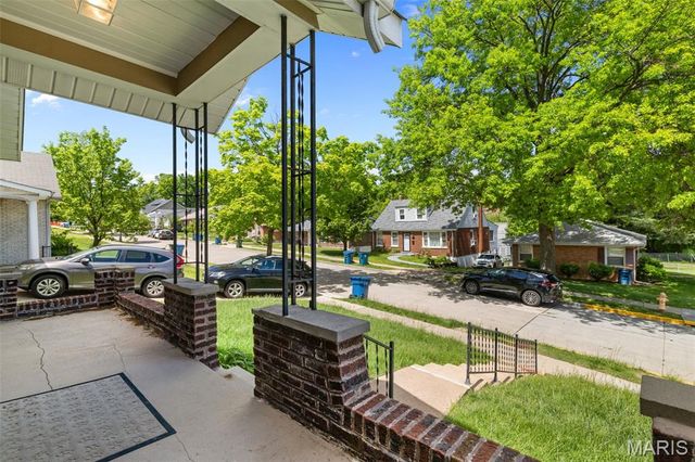 7700 Lovella Avenue, St Louis, MO 63117