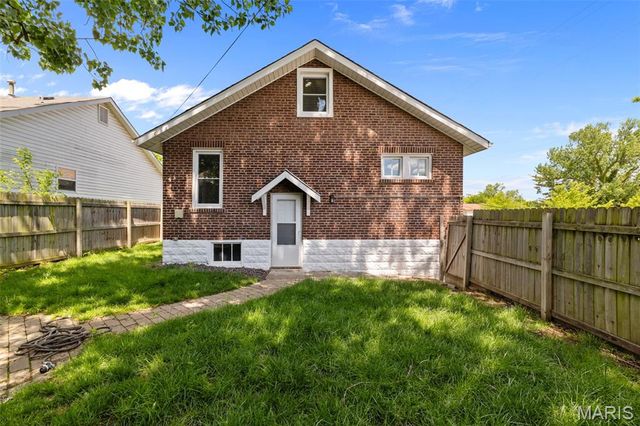 7700 Lovella Avenue, St Louis, MO 63117