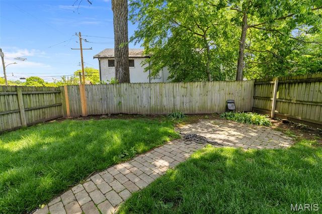7700 Lovella Avenue, St Louis, MO 63117