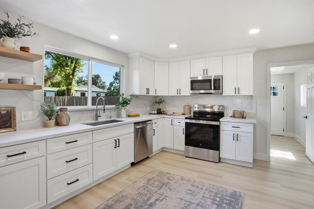 3536 Bankhead Rd, Loomis, CA 95650