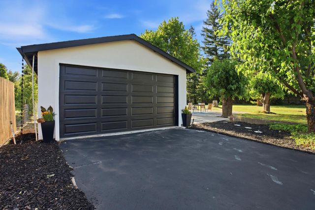 3536 Bankhead Rd, Loomis, CA 95650