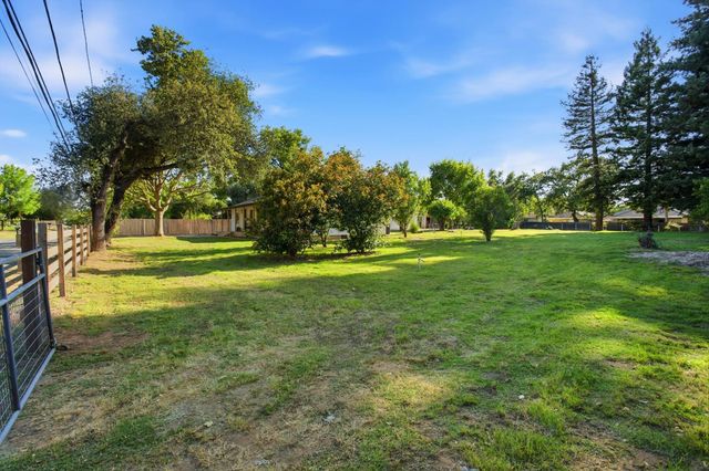3536 Bankhead Rd, Loomis, CA 95650