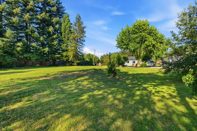 3536 Bankhead Rd, Loomis, CA 95650