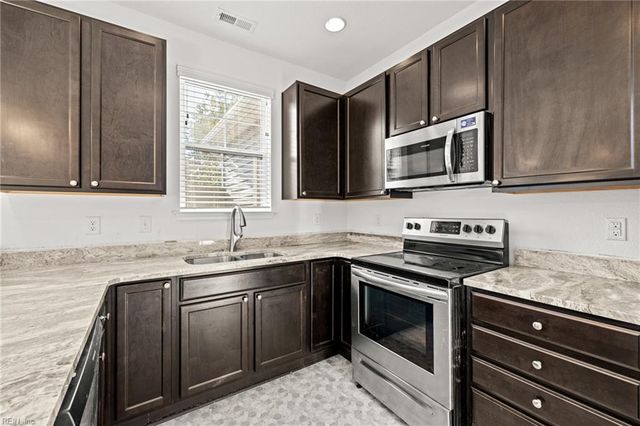 2801 Baldwin DR, Chesapeake, VA 23321