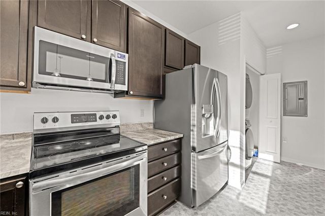 2801 Baldwin DR, Chesapeake, VA 23321