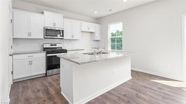 104 Lauder Trace, Jamestown, NC 27282