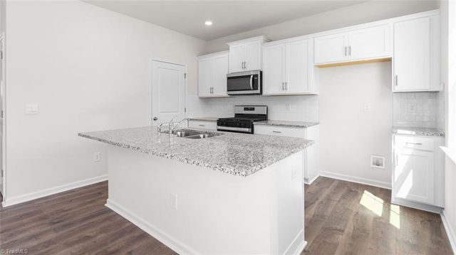 104 Lauder Trace, Jamestown, NC 27282