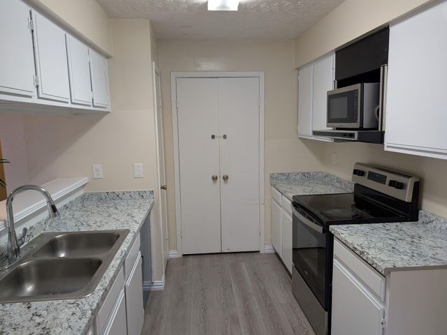 10607 Staghill Drive, Houston, TX 77064