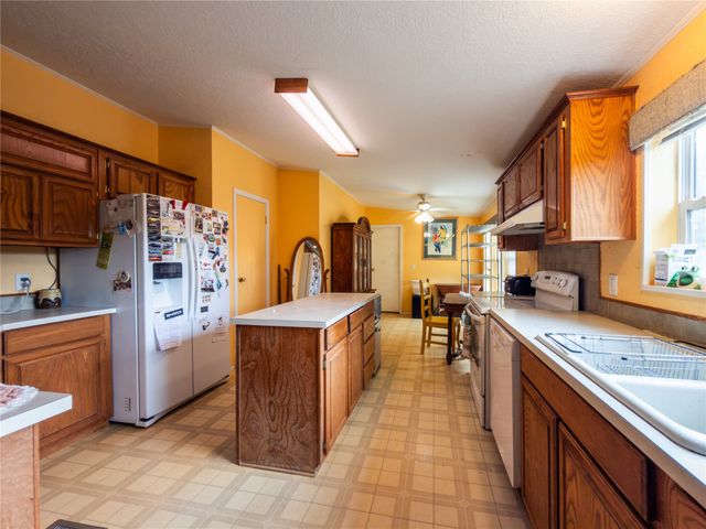 166 Private Road 1387, Morgan, TX 76671