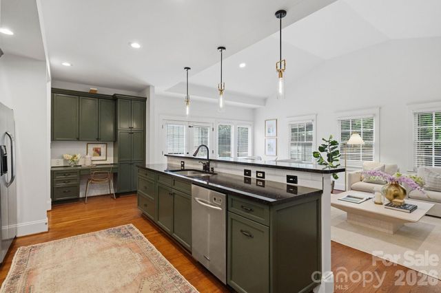 1815 DeArmon Drive, Charlotte, NC 28205