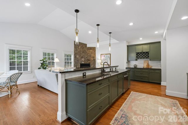 1815 DeArmon Drive, Charlotte, NC 28205