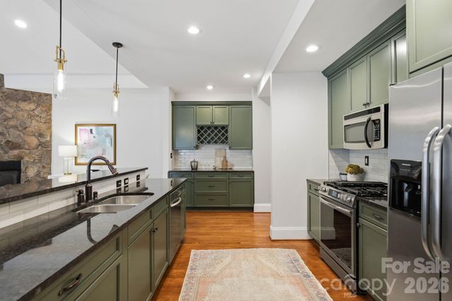 1815 DeArmon Drive, Charlotte, NC 28205