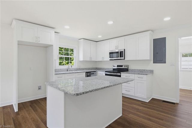 214 Moon Street, Thomasville, NC 27360