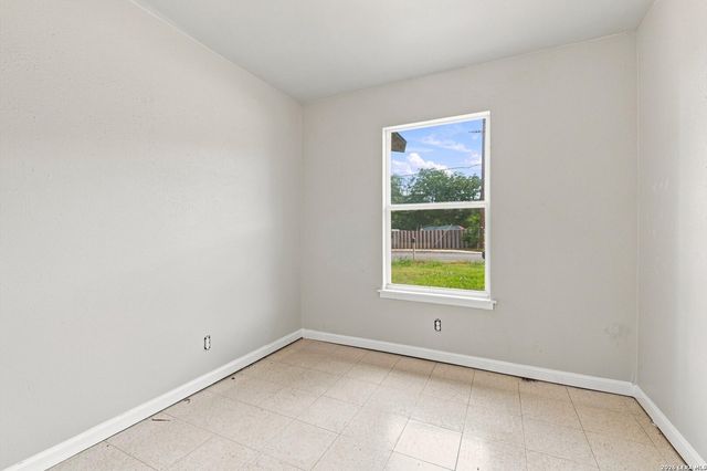 1807 Harness Ln, San Antonio, TX 78227