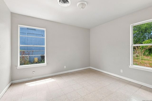 1807 Harness Ln, San Antonio, TX 78227