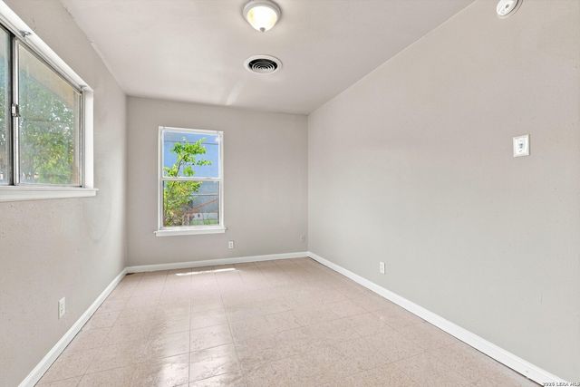 1807 Harness Ln, San Antonio, TX 78227