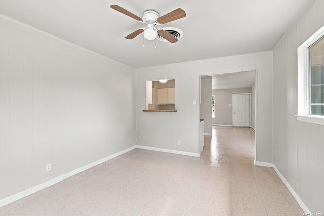 1807 Harness Ln, San Antonio, TX 78227