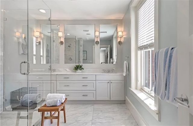 423 Hope Street D, Bristol, RI 02809