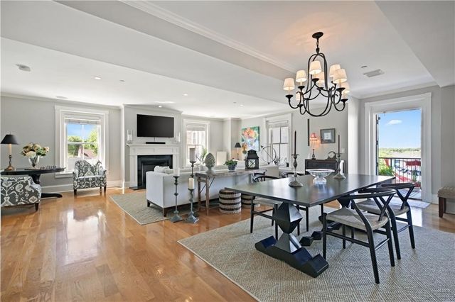 423 Hope Street D, Bristol, RI 02809