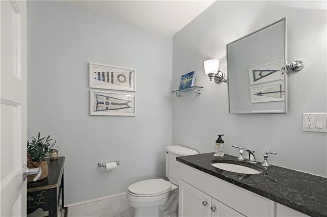 423 Hope Street D, Bristol, RI 02809