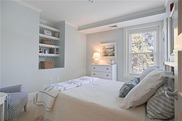 423 Hope Street D, Bristol, RI 02809