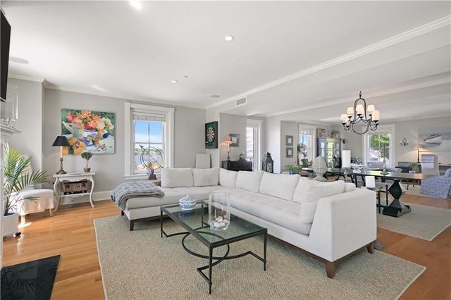 423 Hope Street D, Bristol, RI 02809