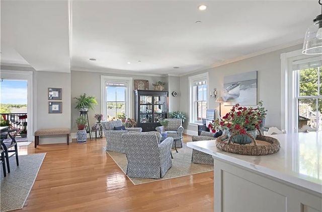 423 Hope Street D, Bristol, RI 02809
