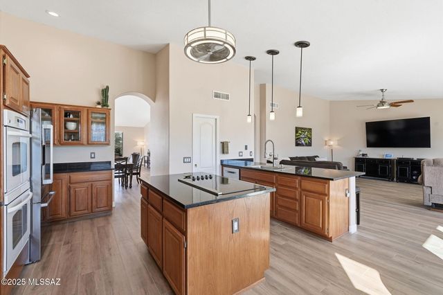 36167 S Boulder Crest Drive, Tucson, AZ 85739