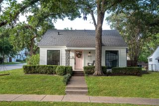 3836 Pershing Avenue, Fort Worth, TX 76107