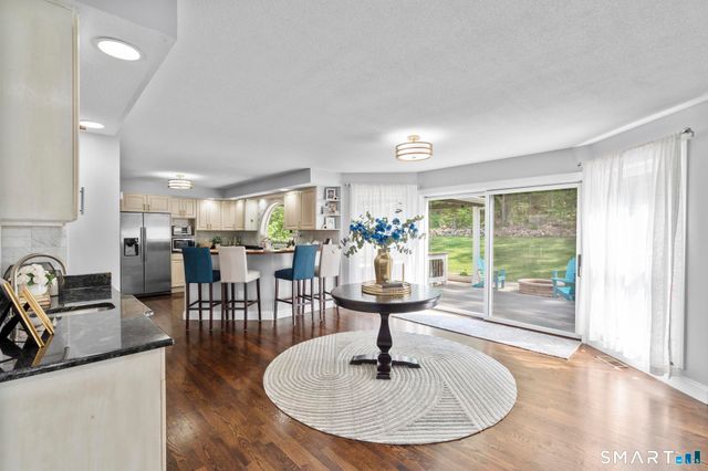 1 Hidden Brook Road, Hamden, CT 06518