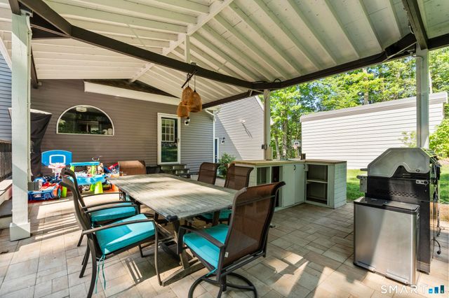1 Hidden Brook Road, Hamden, CT 06518
