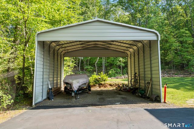 1 Hidden Brook Road, Hamden, CT 06518