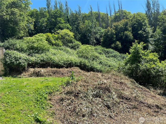 79 XX Military Road S, Seattle, WA 98108