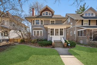 829 Elmwood Avenue, Wilmette, IL 60091