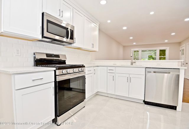 57 Golden Glow Circus, Toms River, NJ 08755