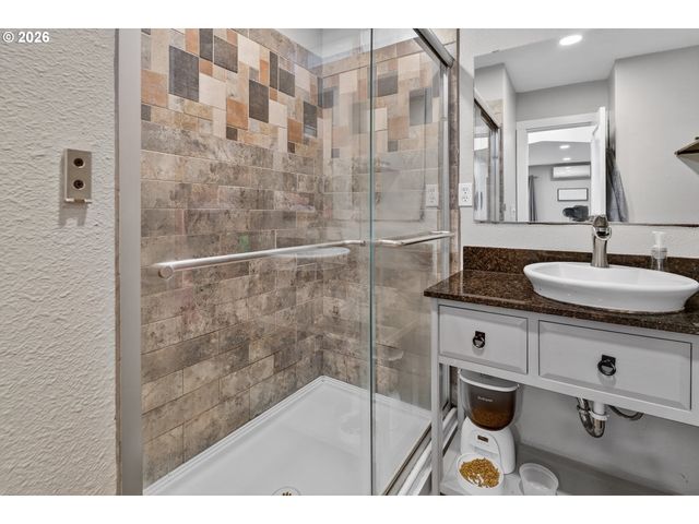 911 Nw FARGO St, Camas, WA 98607