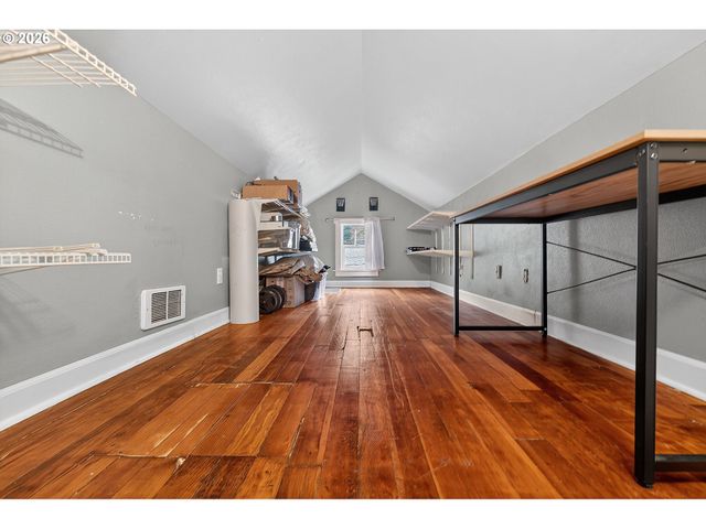 911 Nw FARGO St, Camas, WA 98607