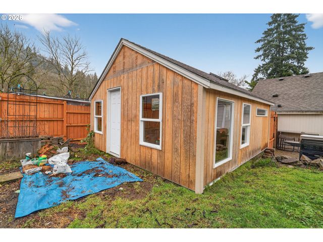 911 Nw FARGO St, Camas, WA 98607